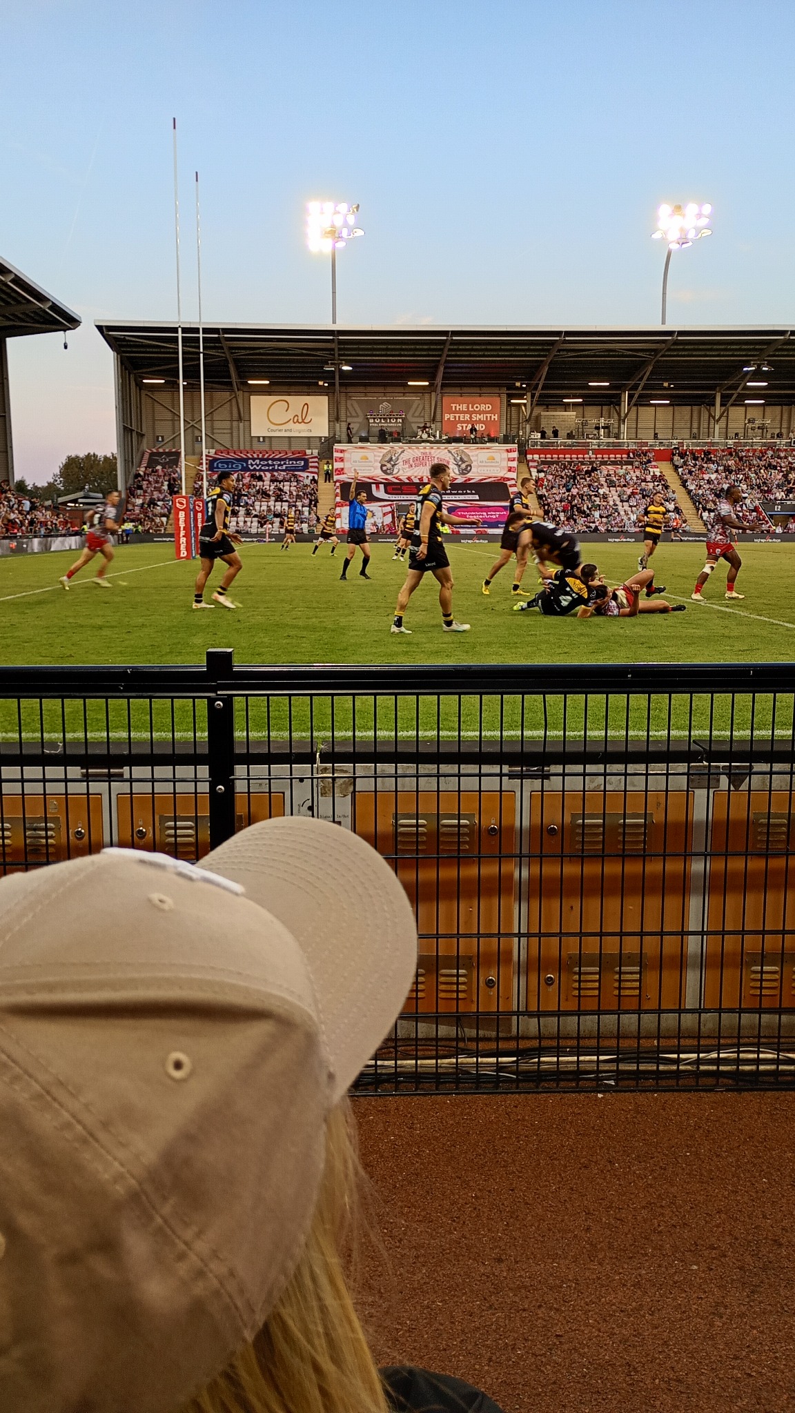 Leigh Leopards attacking close to the York Knights try line